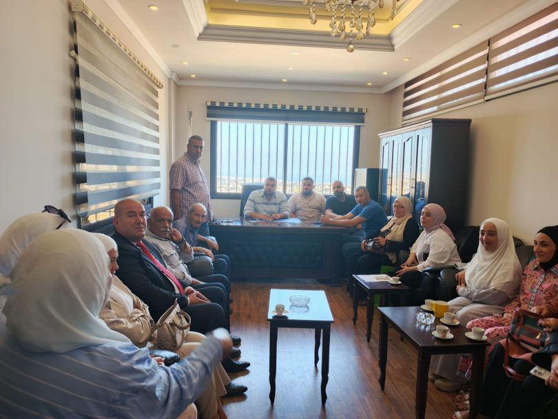 أهالي ومعلمات مدرسة السلام المختلطة يعترضون على إقفالها ويناشدون رئيس بلدية ببنين – العبدة والفعاليات والمخاتير للتدخل .