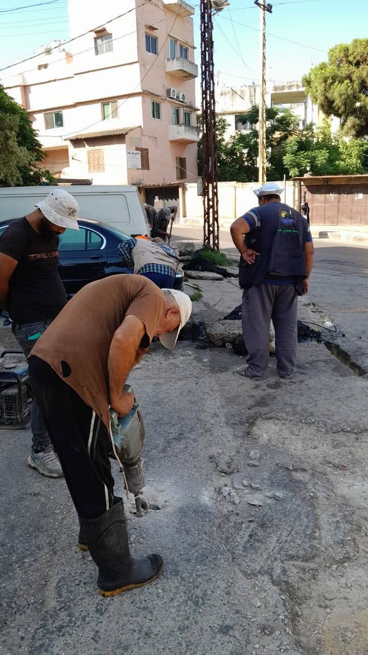 بلدية ببنين – العبدة تواصل تنظيف المجاري وتدعو للحفاظ على البنى التحتية