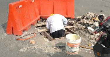من الطريق العام إلى الأحياء ..البلدية تواصل عملها
