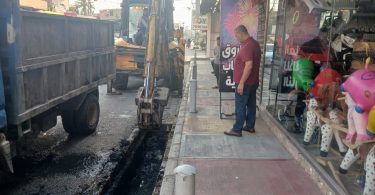 صيانة البنية التحتية في العبدة.. تنظيف مجرى الصرف الصحي